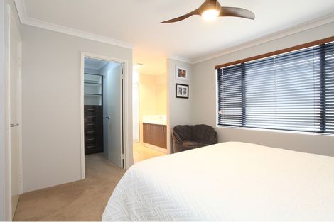 Property photo of 39 Allatoona Avenue Golden Bay WA 6174