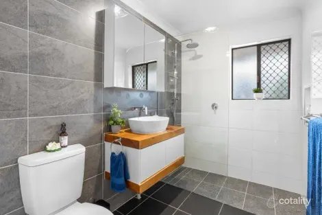 Property photo of 10 Mitchell Avenue Molendinar QLD 4214