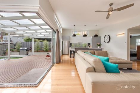 Property photo of 8 Milford Street Lindisfarne TAS 7015