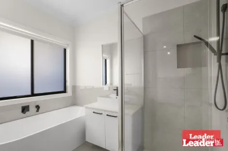 Property photo of 8 Simmental Road Wollert VIC 3750