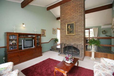 Property photo of 32 Jinchilla Avenue Frankston South VIC 3199