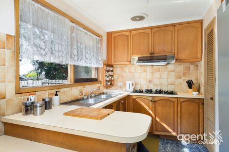 Property photo of 4 Tanunda Close Narre Warren VIC 3805
