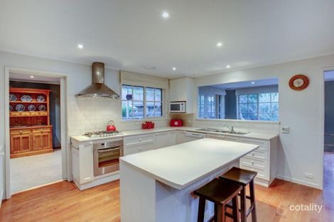 Property photo of 3 Lancelot Close Wantirna South VIC 3152