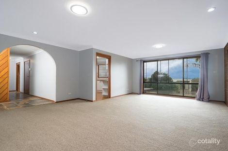 Property photo of 11 Hollings Drive Kiama Downs NSW 2533