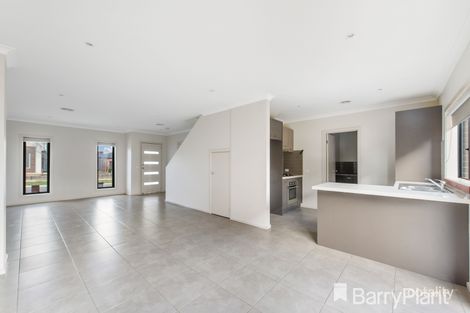 Property photo of 7 Tamlyn Avenue Tarneit VIC 3029