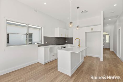 10 Thomas St, Hamilton South, NSW 2303