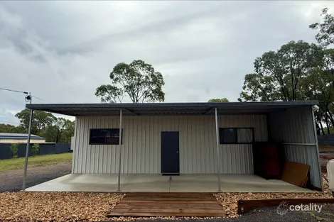 18 Railway St, Hendon, QLD 4362