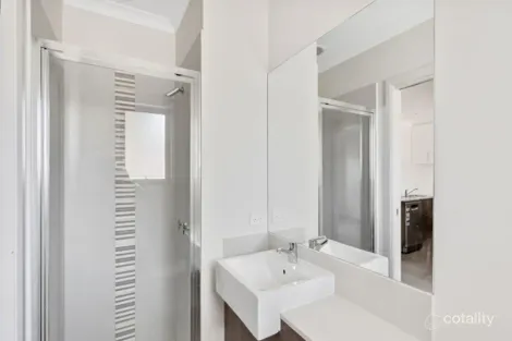 Property photo of 4/1 McCrae Street Reservoir VIC 3073