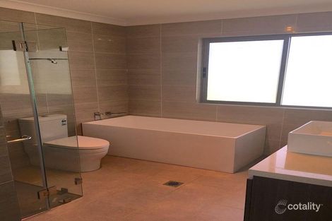 1 Lovely Pl, St Helens Park, NSW 2560