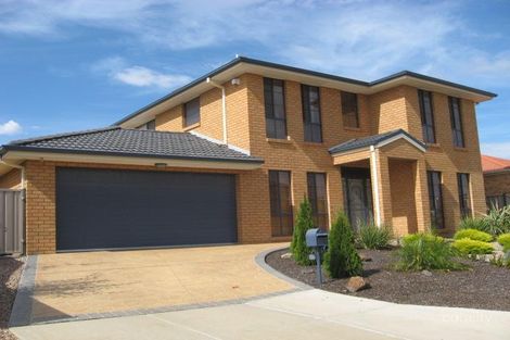11 The Peak, Hillside, VIC 3037