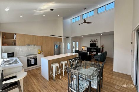 Property photo of 4/5 Third Avenue Bongaree QLD 4507