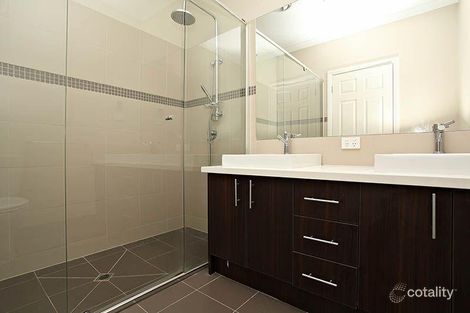 Property photo of 2 Wisteria Lane Caroline Springs VIC 3023