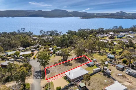8 Greatbatch Dr, White Beach, TAS 7184