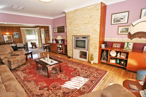 Property photo of 18 Macarthur Street Ashmont NSW 2650