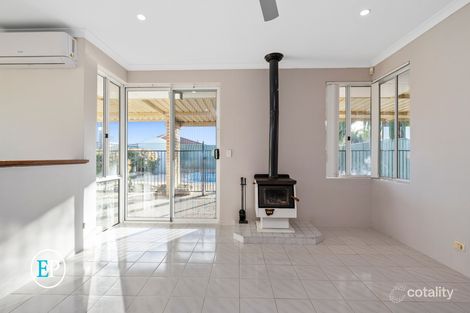 Property photo of 4 Limosa Glade Warnbro WA 6169