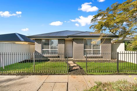 Property photo of 7 Almandine Lane Munno Para West SA 5115