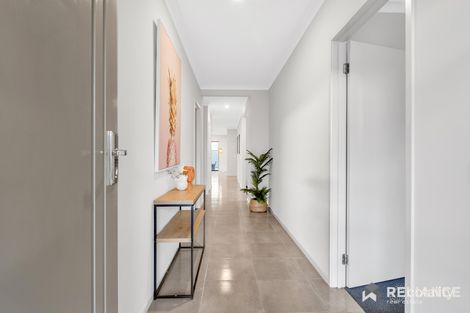 Property photo of 10 Londonderry Crescent Tarneit VIC 3029
