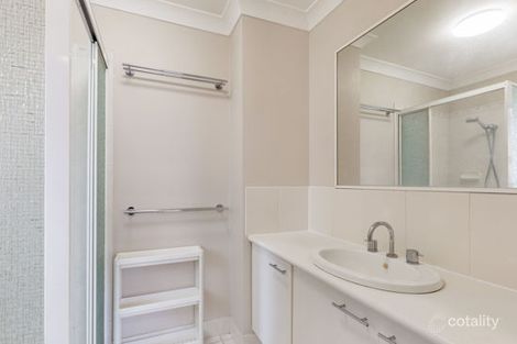 Property photo of 3 Arundel Drive Arundel QLD 4214