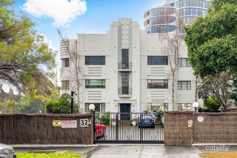 18/32 Queens Rd, Melbourne, VIC 3004