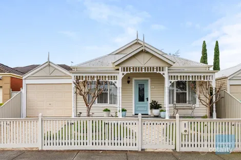 25 Edgbaston Pde, Caroline Springs, VIC 3023