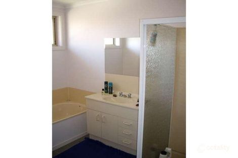 Property photo of 2/5 Saxtons Drive Moe VIC 3825