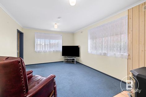 Property photo of 73 Wattle Avenue Wendouree VIC 3355
