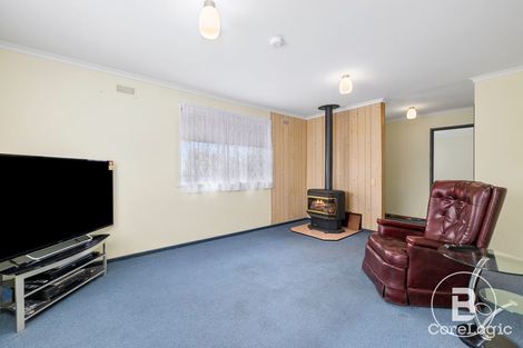 Property photo of 73 Wattle Avenue Wendouree VIC 3355