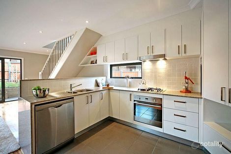 Property photo of 1/4 Winbirra Parade Ashwood VIC 3147