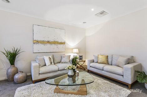 Property photo of 9 Beechtree Way Cranbourne North VIC 3977