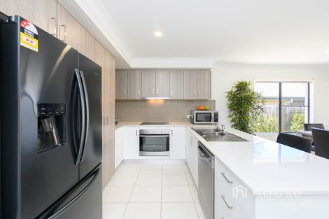 Property photo of 26 Starling Street Deebing Heights QLD 4306