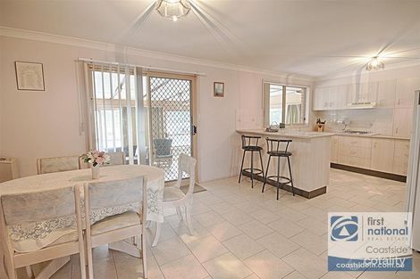 Property photo of 4 The Grove Shellharbour NSW 2529