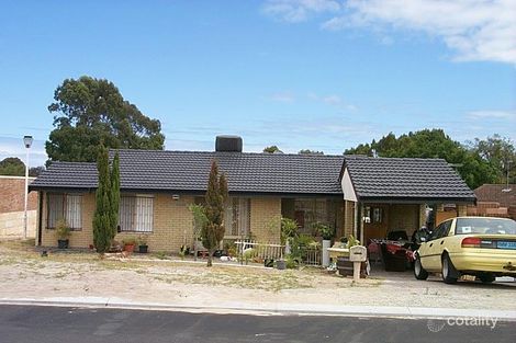 25 Lowan Loop, Karawara, WA 6152