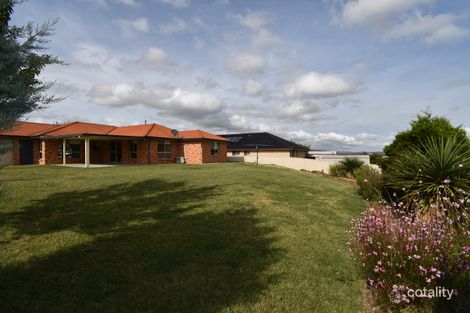 Property photo of 16 Emerald Drive Kelso NSW 2795