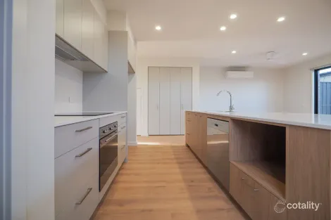 Property photo of 2 Lucan Walk Donnybrook VIC 3064