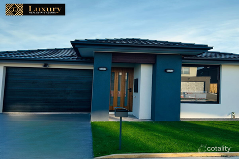 35 Wildlife Cct, Fraser Rise, VIC 3336