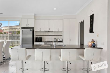 Property photo of 17 Baynton Crescent Lynbrook VIC 3975