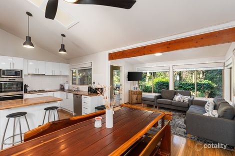 Property photo of 8 McNee Close Lisarow NSW 2250