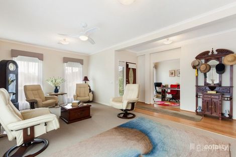 Property photo of 11 Walnut Grove Court Kilmore VIC 3764