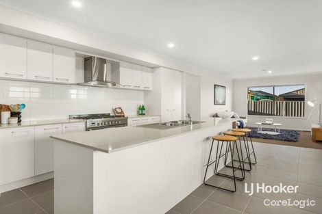 Property photo of 22 Robinson Drive Weir Views VIC 3338