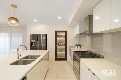 Property photo of 148 Woodline Drive Spring Mountain QLD 4300