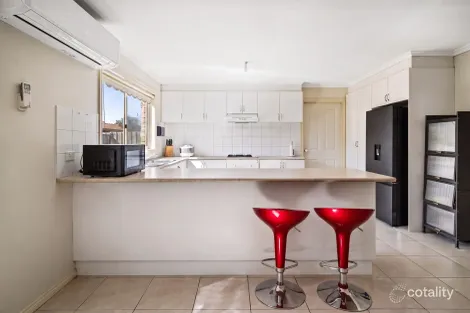 Property photo of 2/32 Timele Drive Hillside VIC 3037