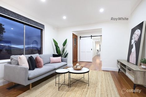 18 Dunfield Dr, Gladstone Park, VIC 3043