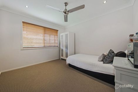 7 School Rd, Wynnum West, QLD 4178