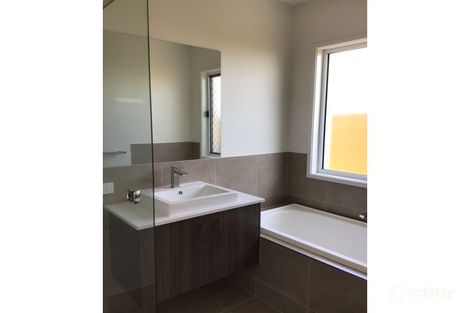 Property photo of 33 Olivia Crescent Nirimba QLD 4551