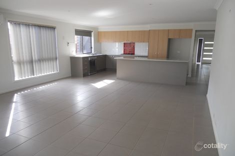 Property photo of 13 Hatfield Place Deer Park VIC 3023