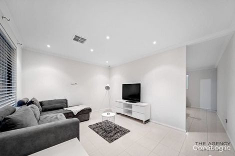 Property photo of 39 Shiralee Bend Carramar WA 6031