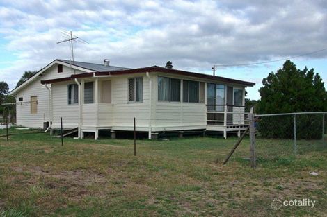 32 Thorn St, Warra, QLD 4411