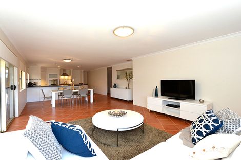 5 Sunray Cir, Ellenbrook, WA 6069