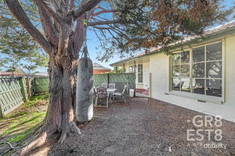 Property photo of 1/1 Daniher Close Berwick VIC 3806