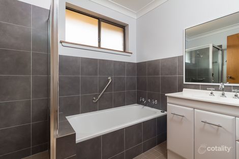 Property photo of 18 El Paso Place Orange NSW 2800